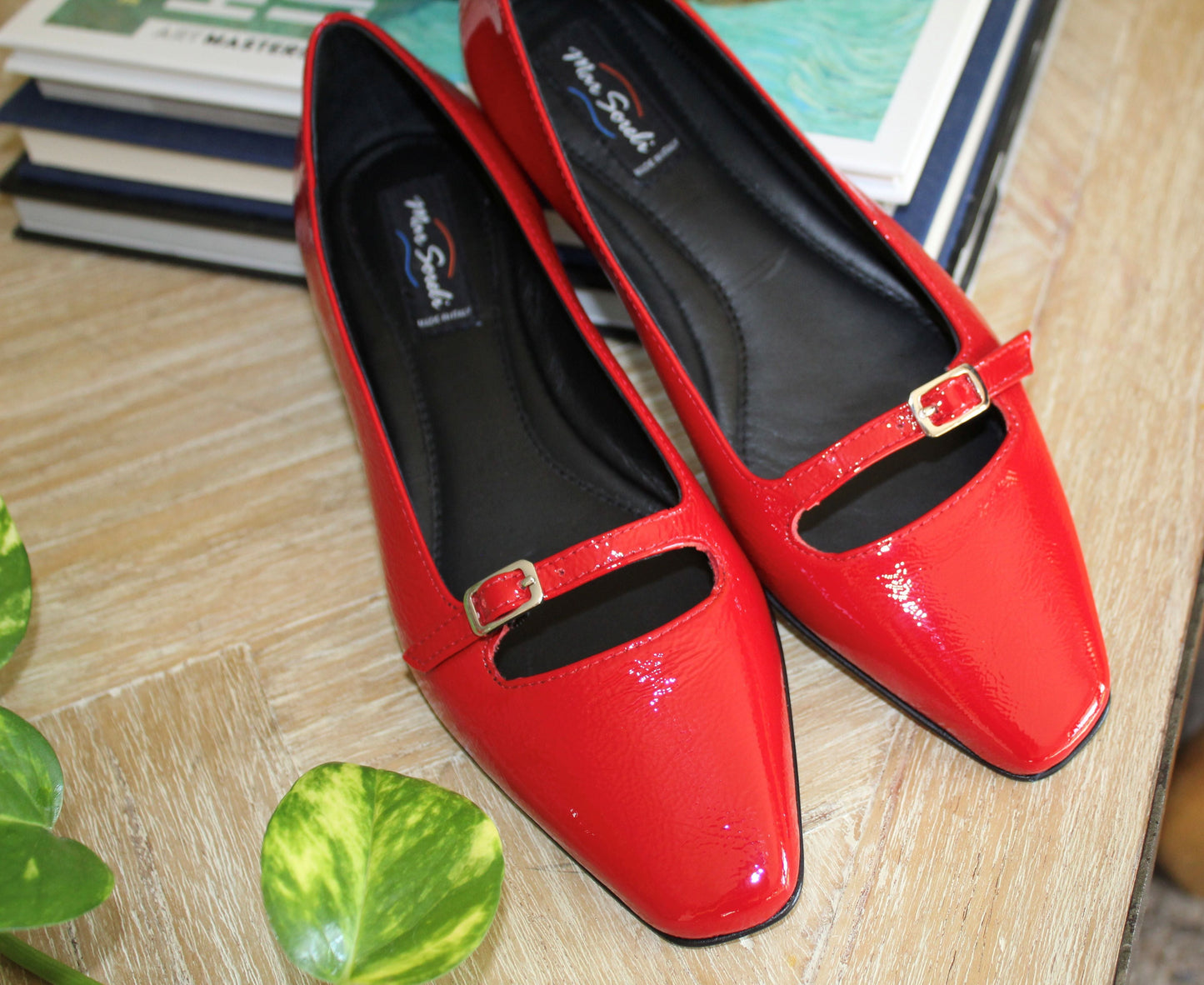 Anna Naplak Flat Red