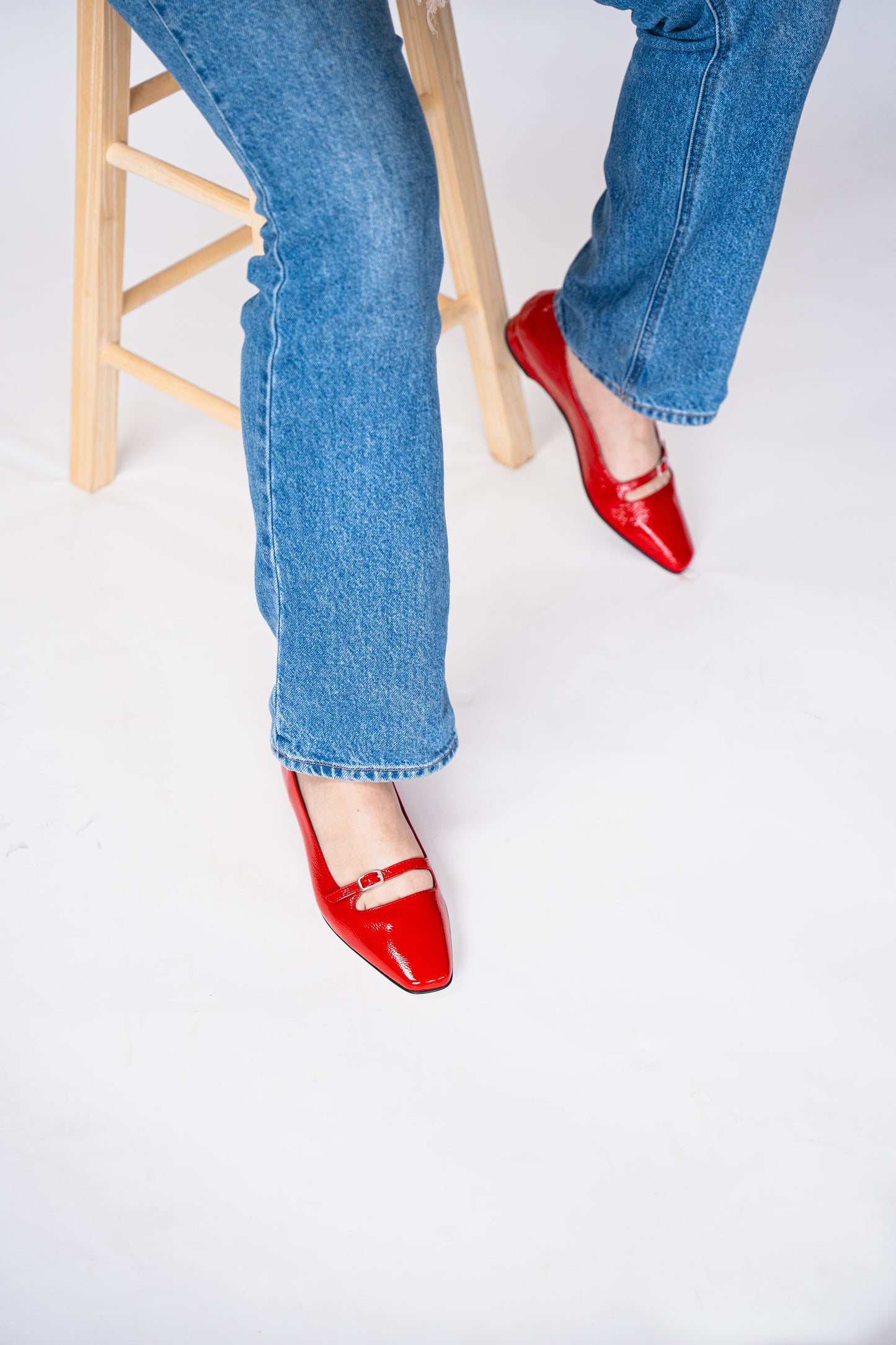Anna Naplak Flat Red
