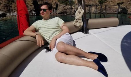 How Can Men’s Loafers Elevate Both Casual and Formal Outfits?